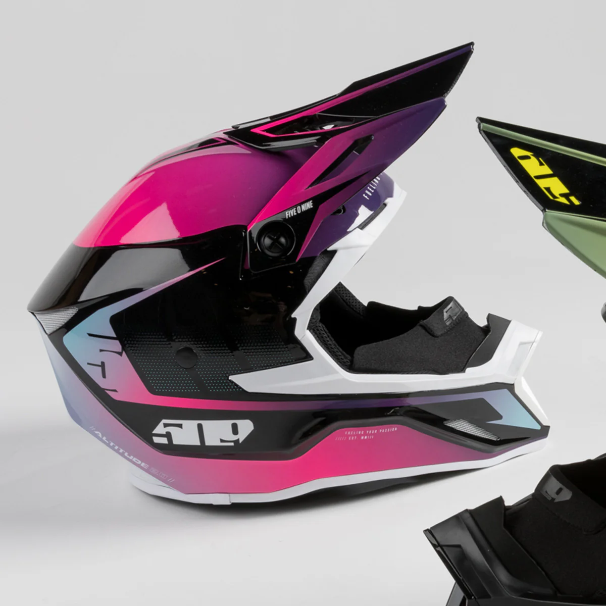 Altitude 2.0 Helmet - Image 47
