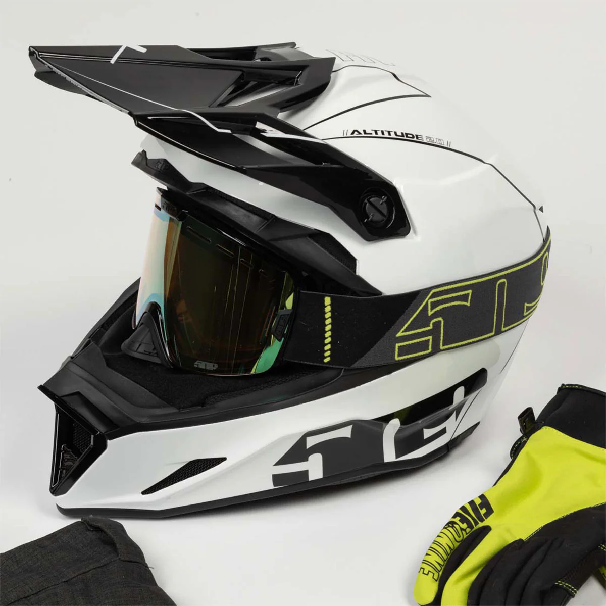 Altitude 2.0 Helmet - Image 71
