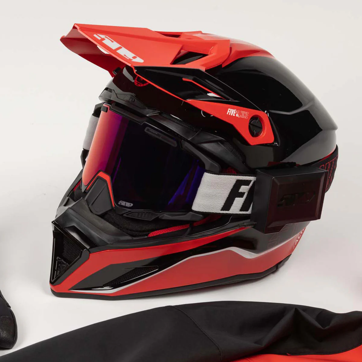 Altitude 2.0 Helmet - Image 85