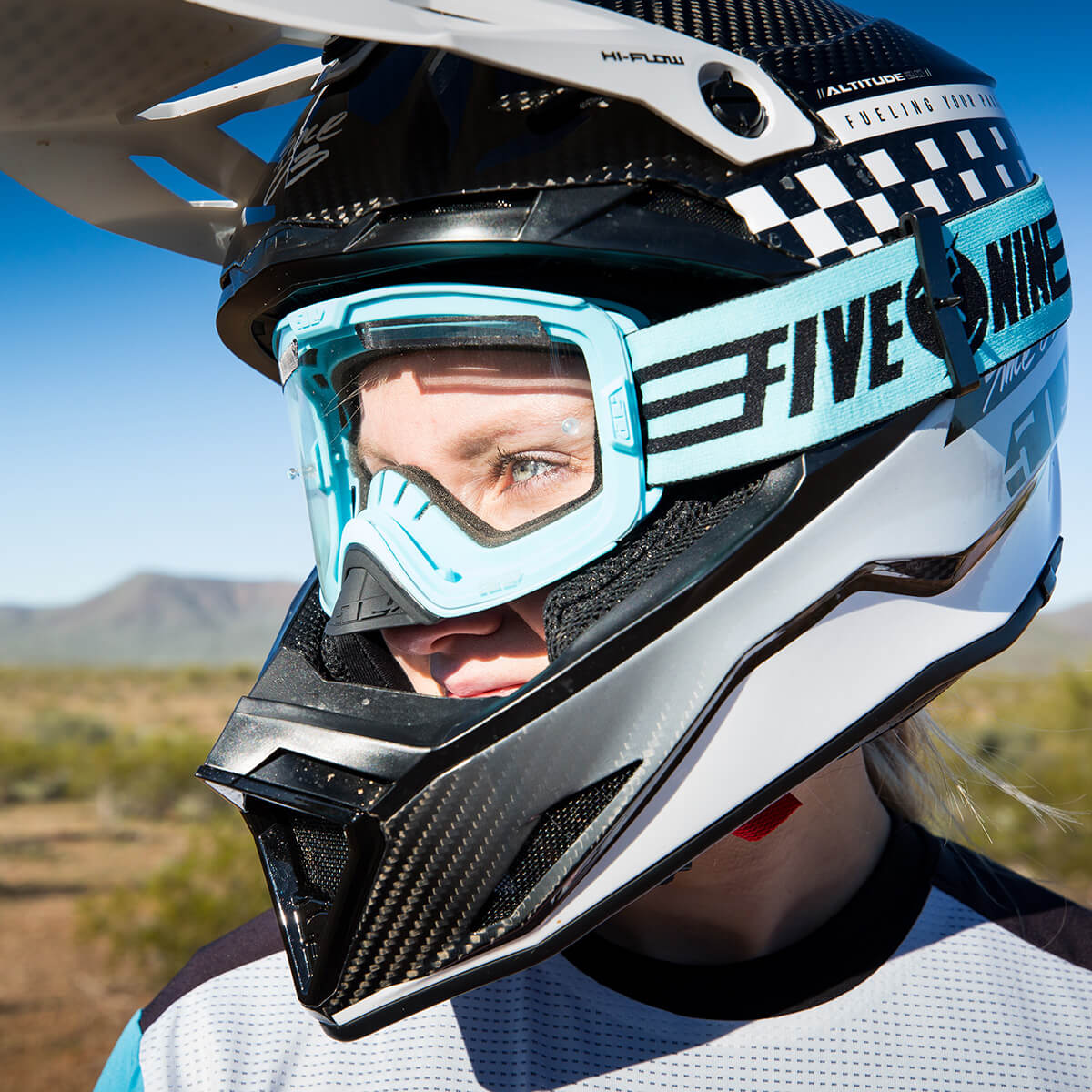 Altitude 2.0 Offroad Carbon Fiber Helmet - Image 7