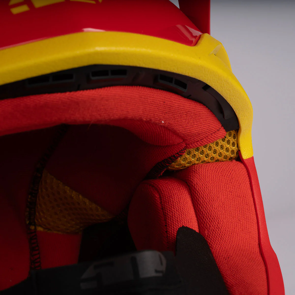Atmosphere Helmet - Image 16
