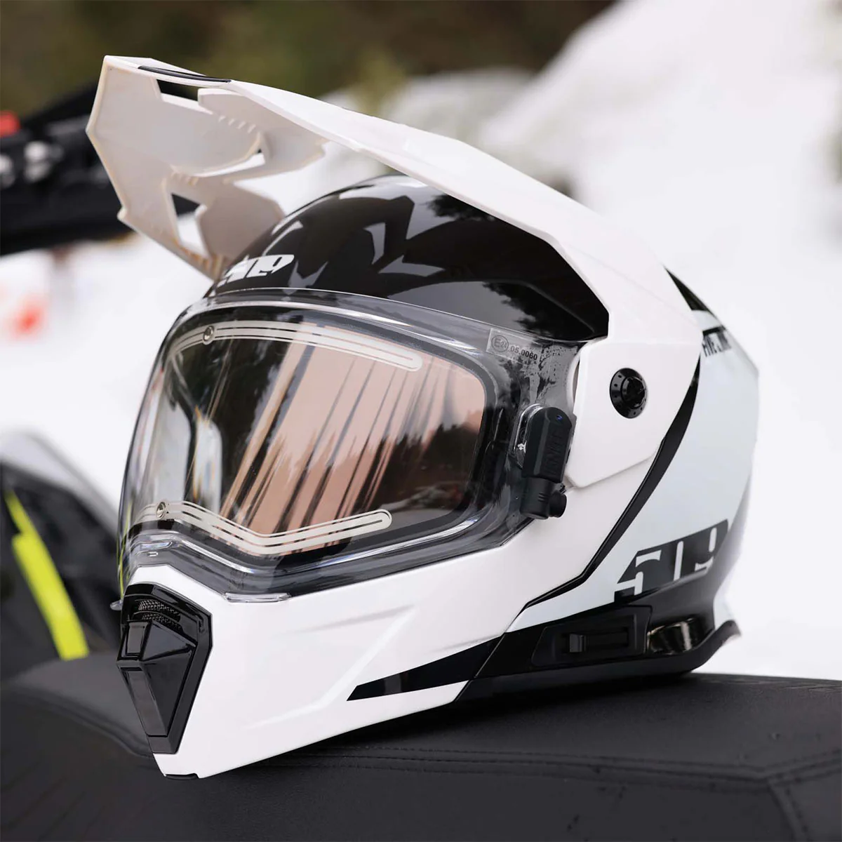 Delta R4 Ignite Helmet - Image 16