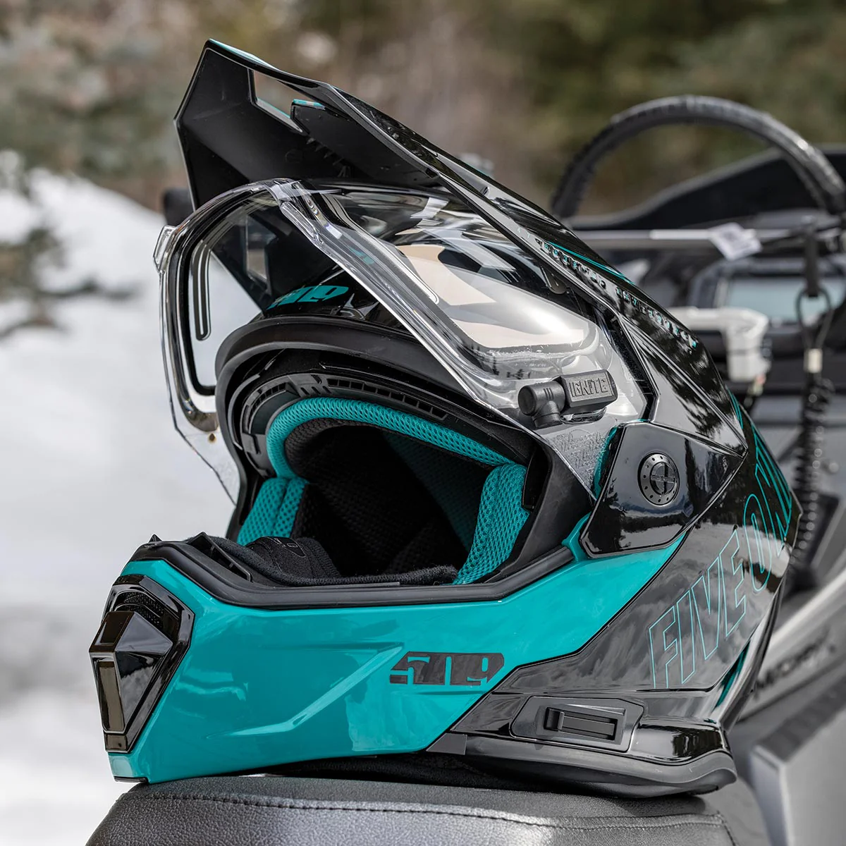Delta R4 Ignite Helmet - Image 26