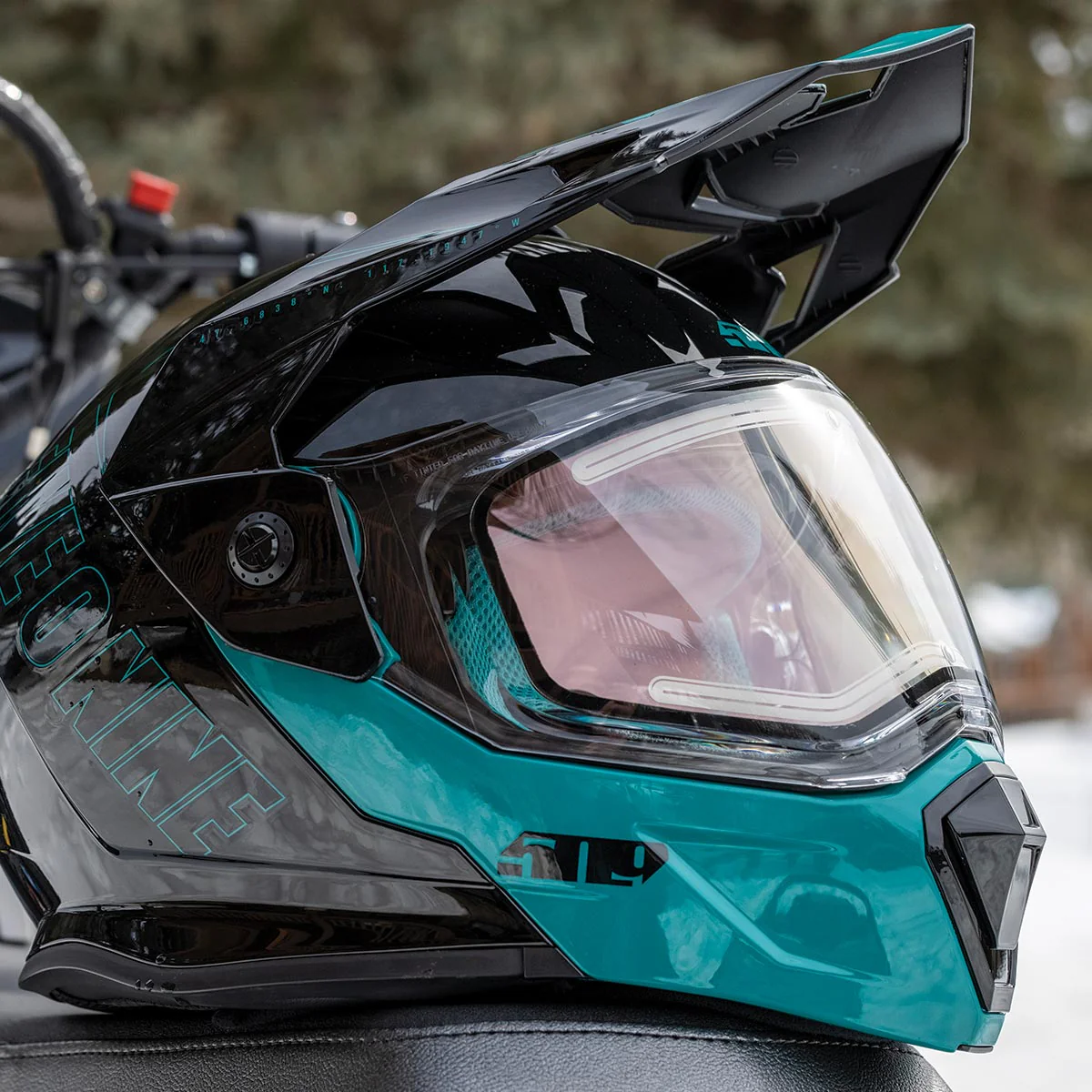 Delta R4 Ignite Helmet - Image 27
