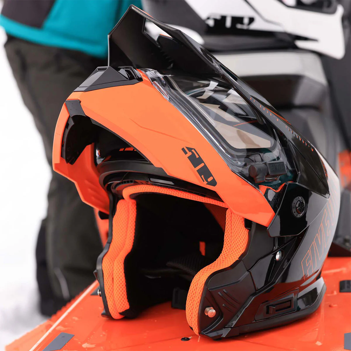 Delta R4 Ignite Helmet - Image 6