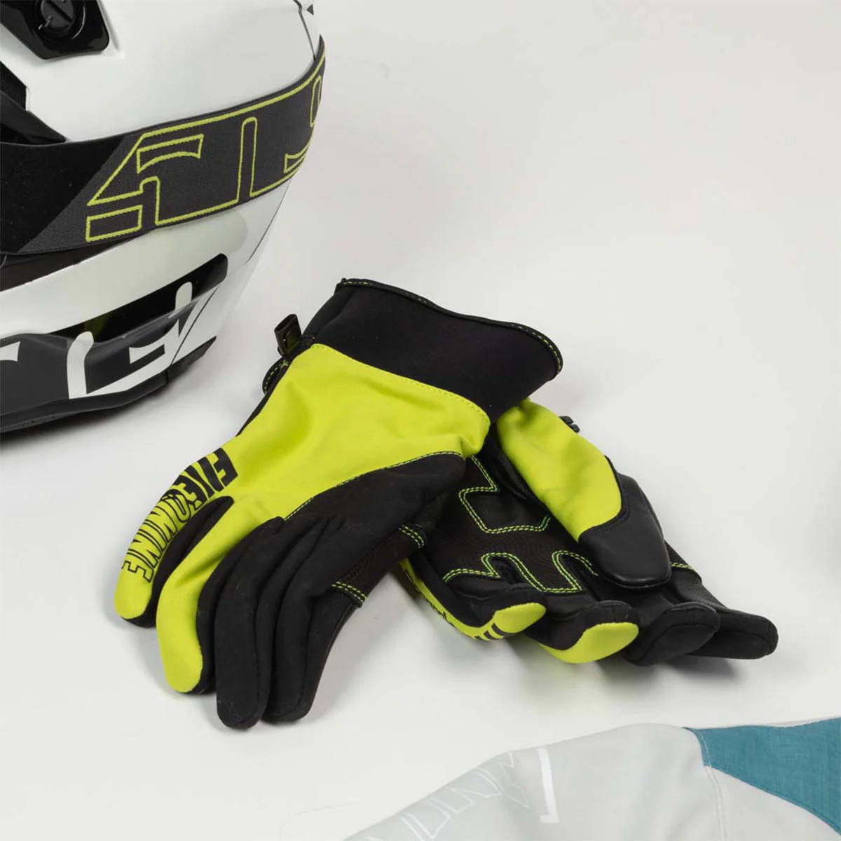 Factor Pro Gloves - Image 5