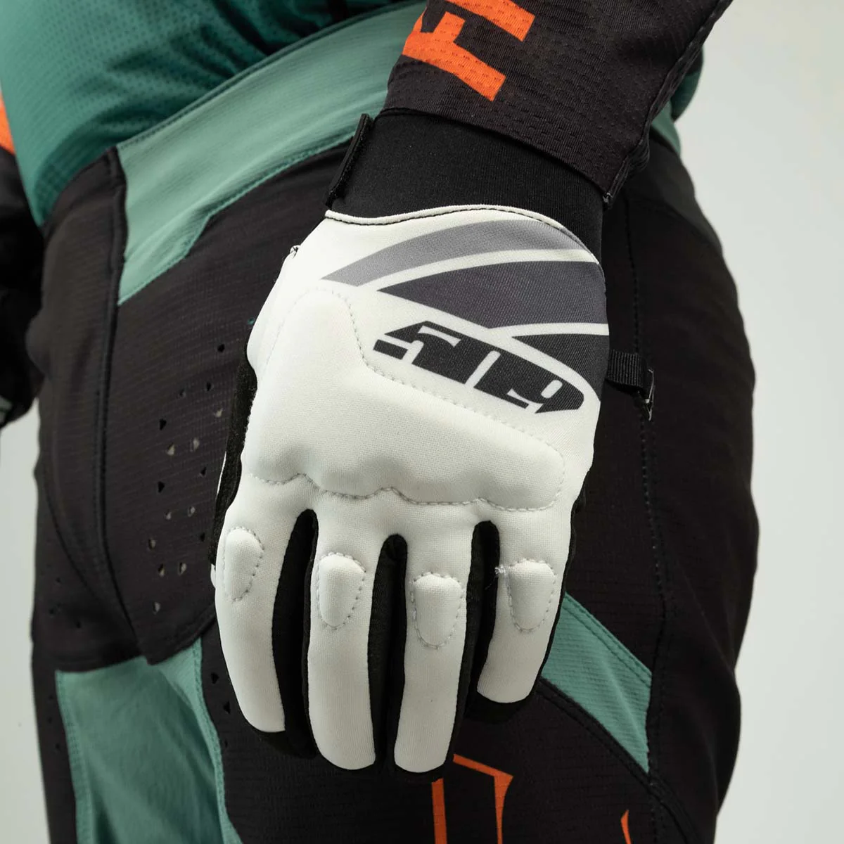 High 5 Insulated Gloves - Image 12