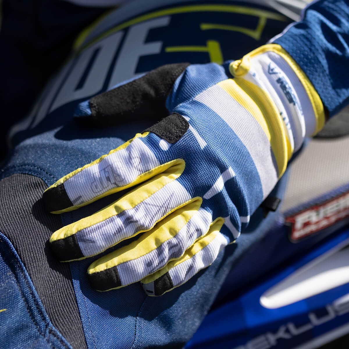 Low 5 Gloves - Image 35