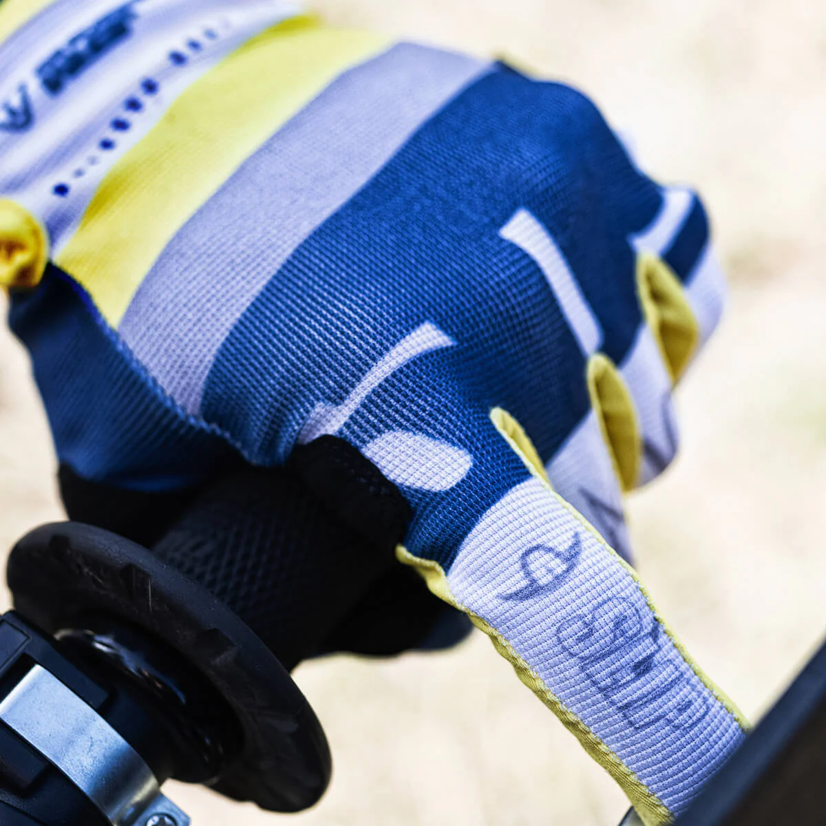 Low 5 Gloves - Image 36