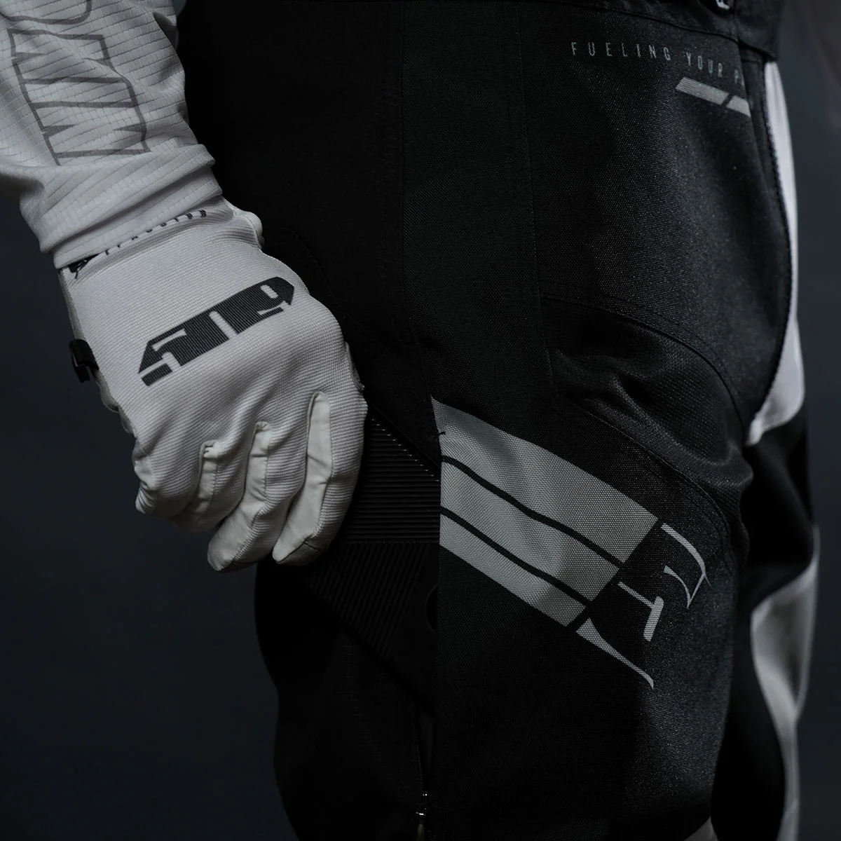 Low 5 Gloves - Image 5