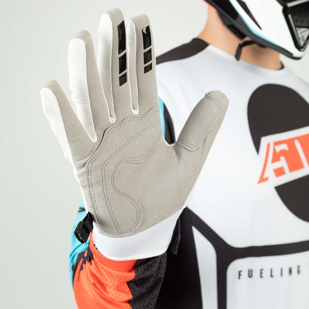 Low 5 Gloves - Image 6