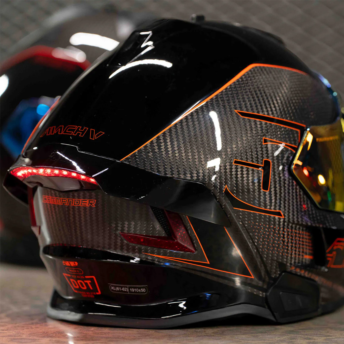 Mach V Carbon Commander Helmet - Image 14