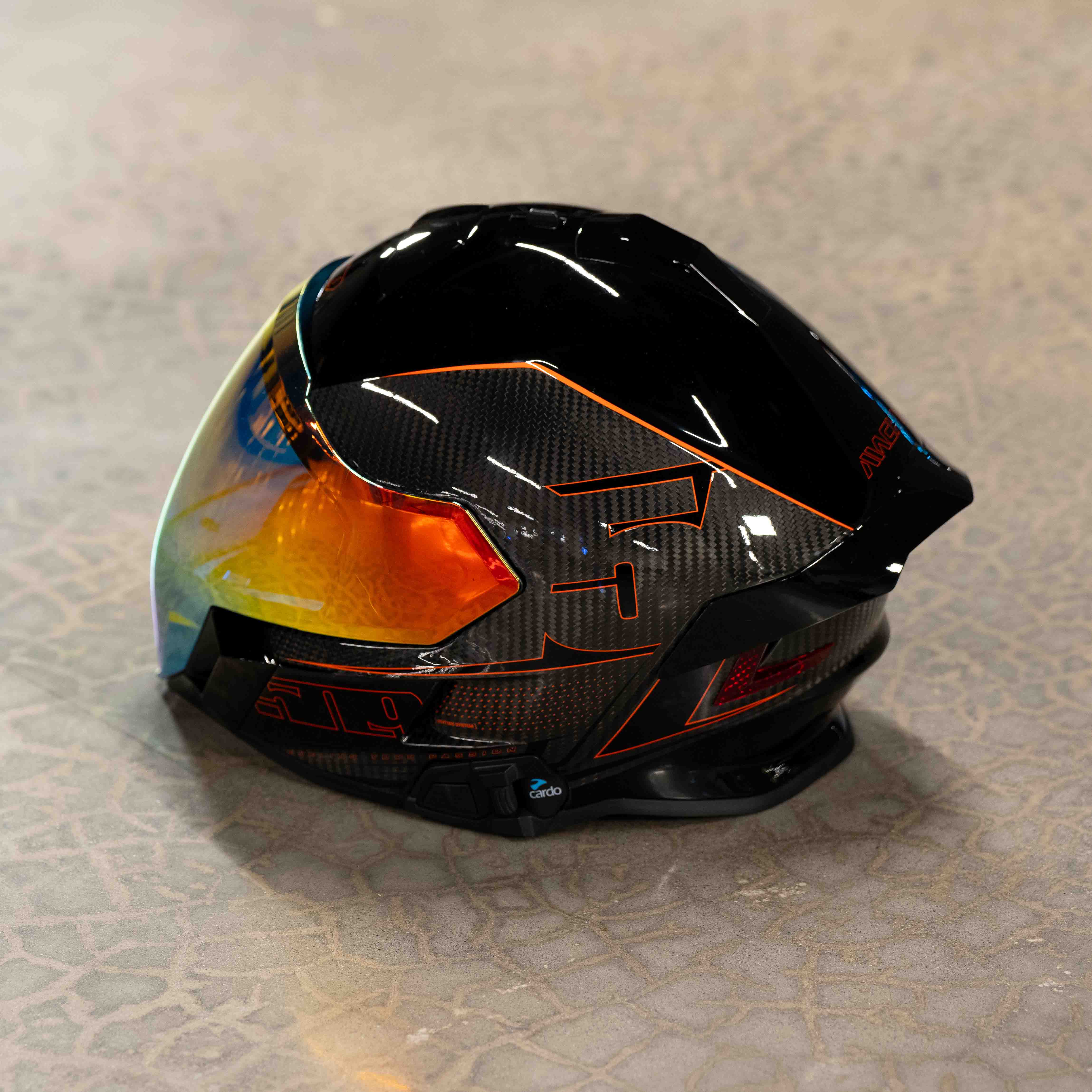 Mach V Carbon Commander Helmet - Image 17