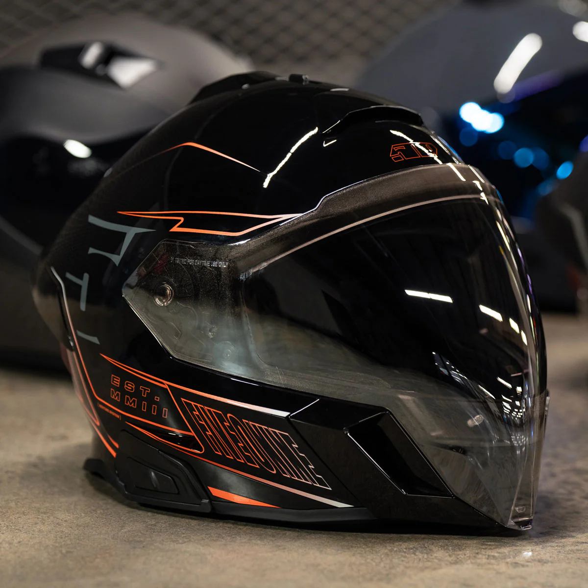 Mach V Commander Helmet - Image 4