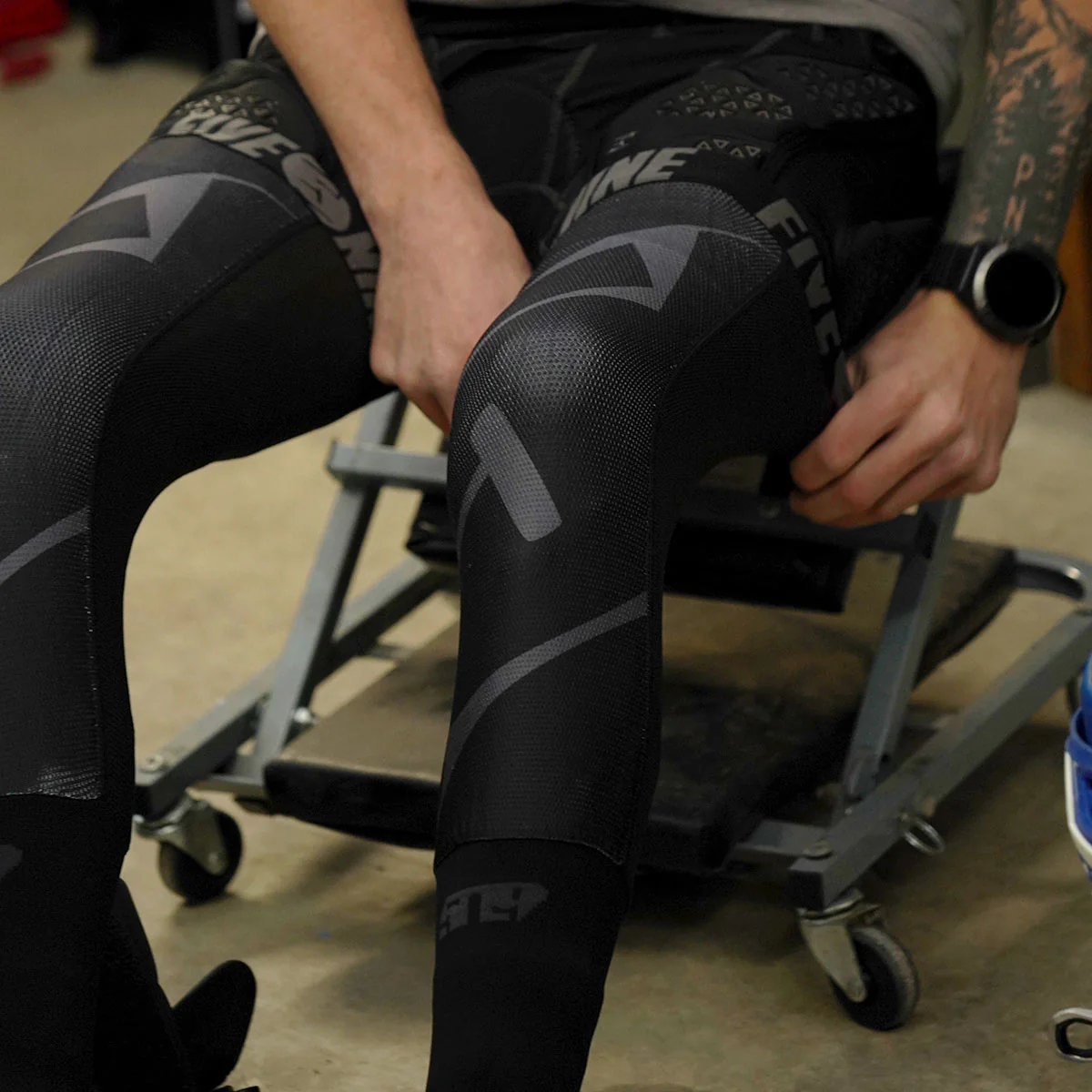 Race 5 Knee Brace Socks - Image 2