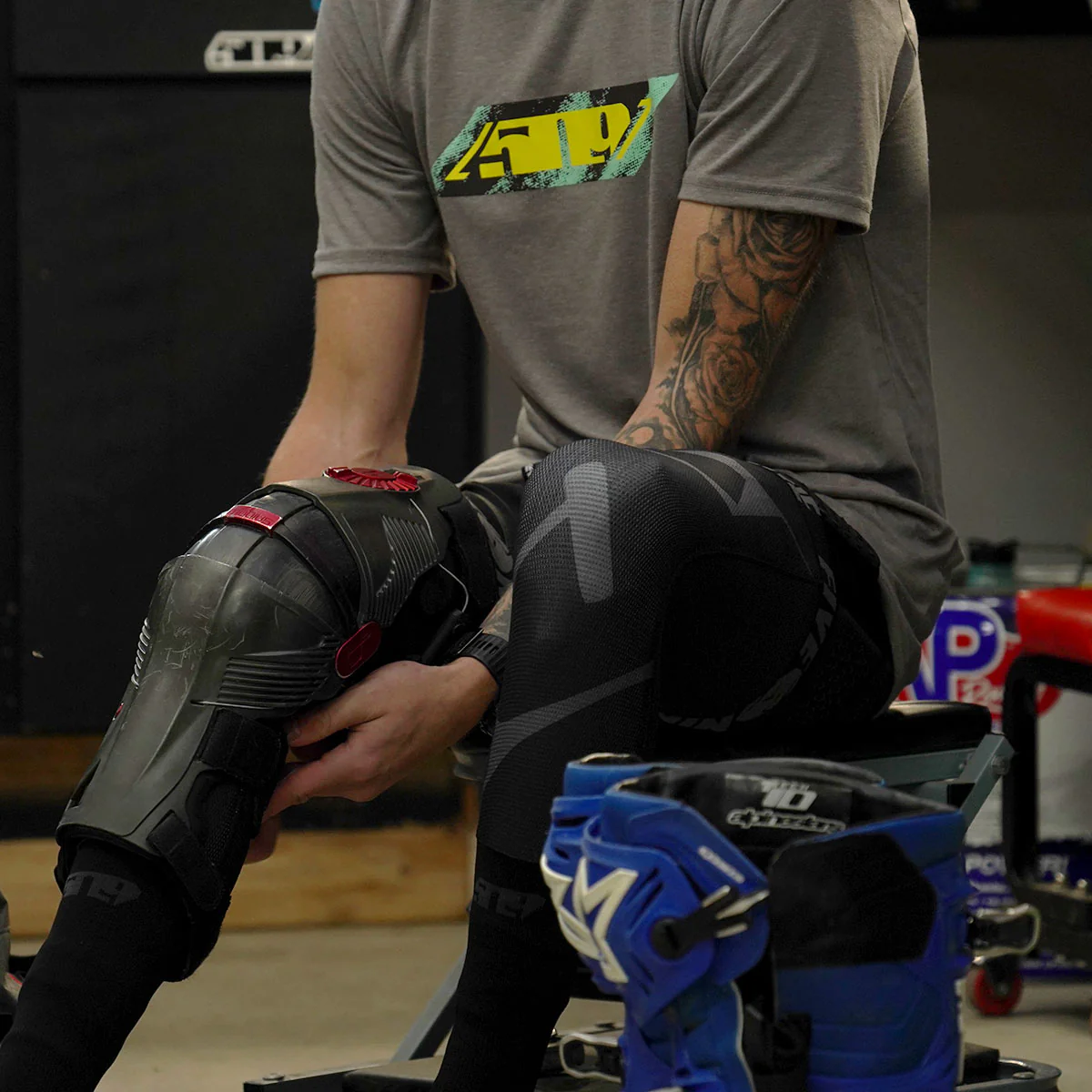 Race 5 Knee Brace Socks - Image 3