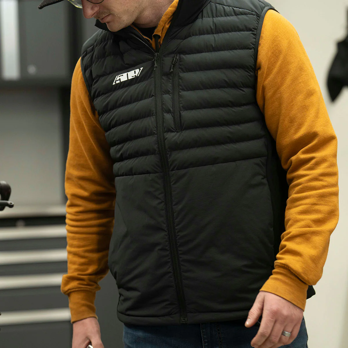 Syn Down Hybrid Vest - Image 5