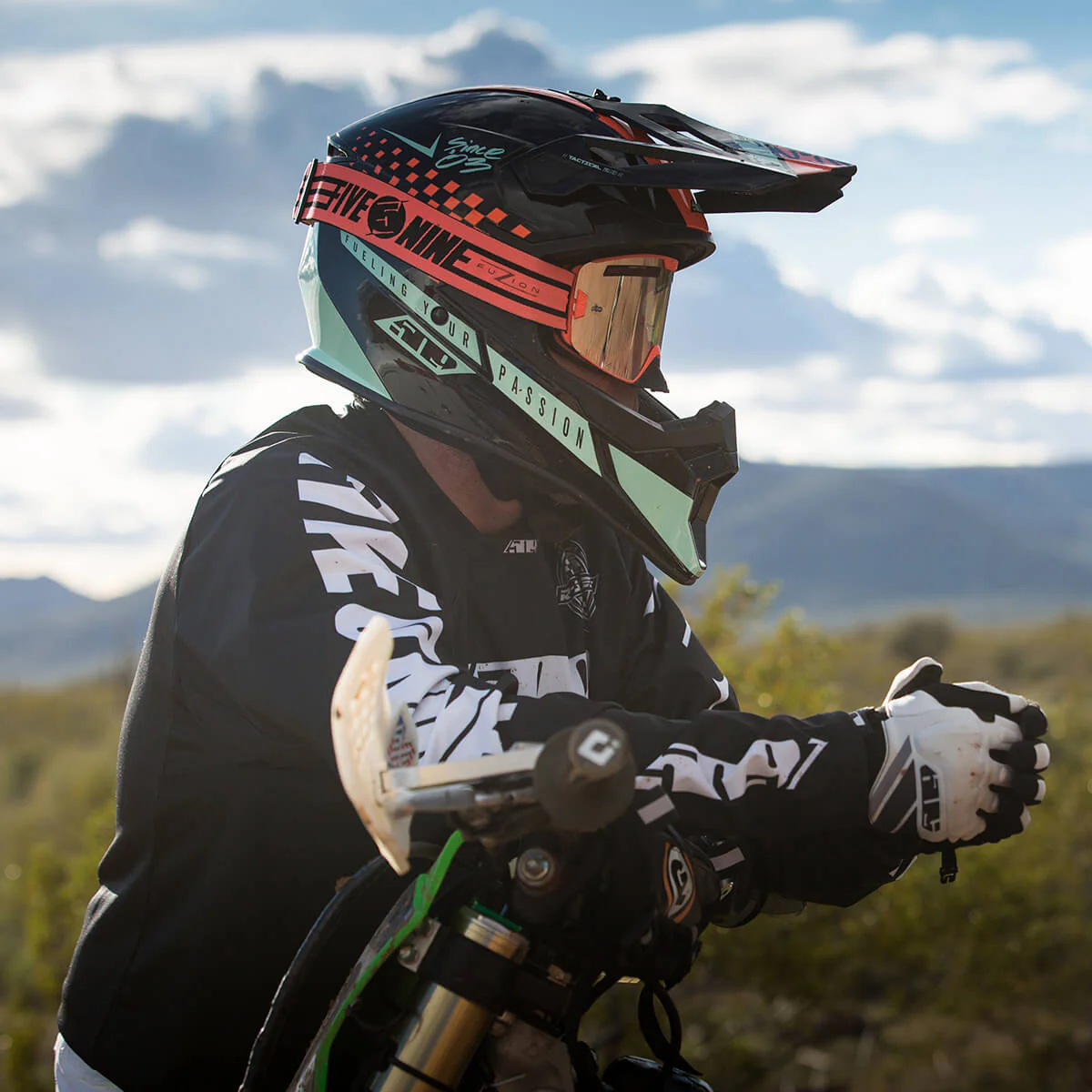 Tactical 2.0 Enduro Helmet - Image 6