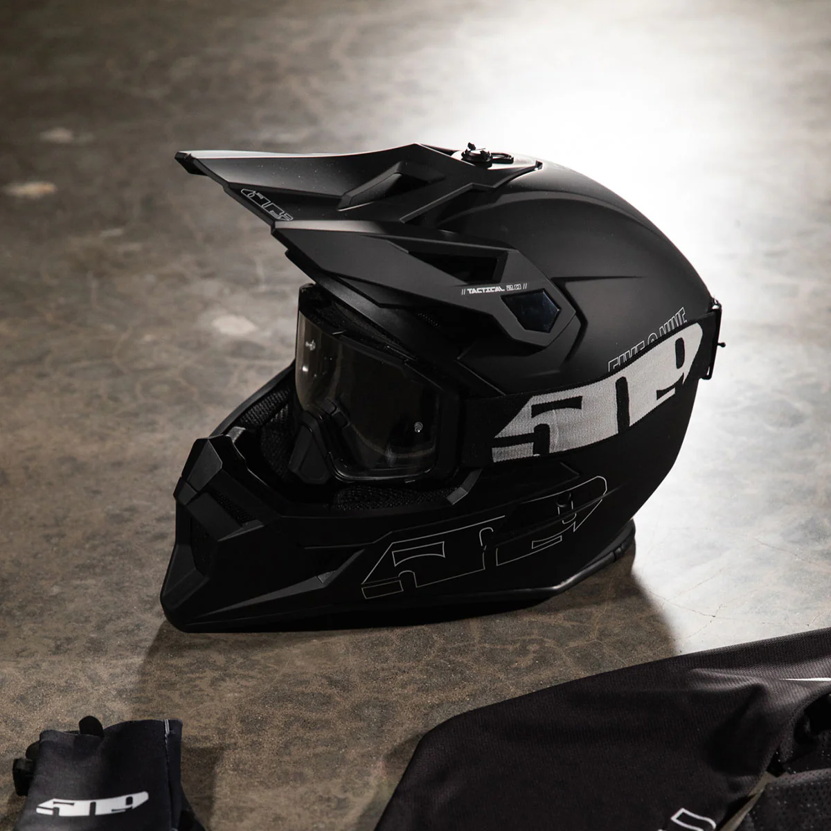 Tactical 2.0 Enduro Helmet with Fidlock - Image 4