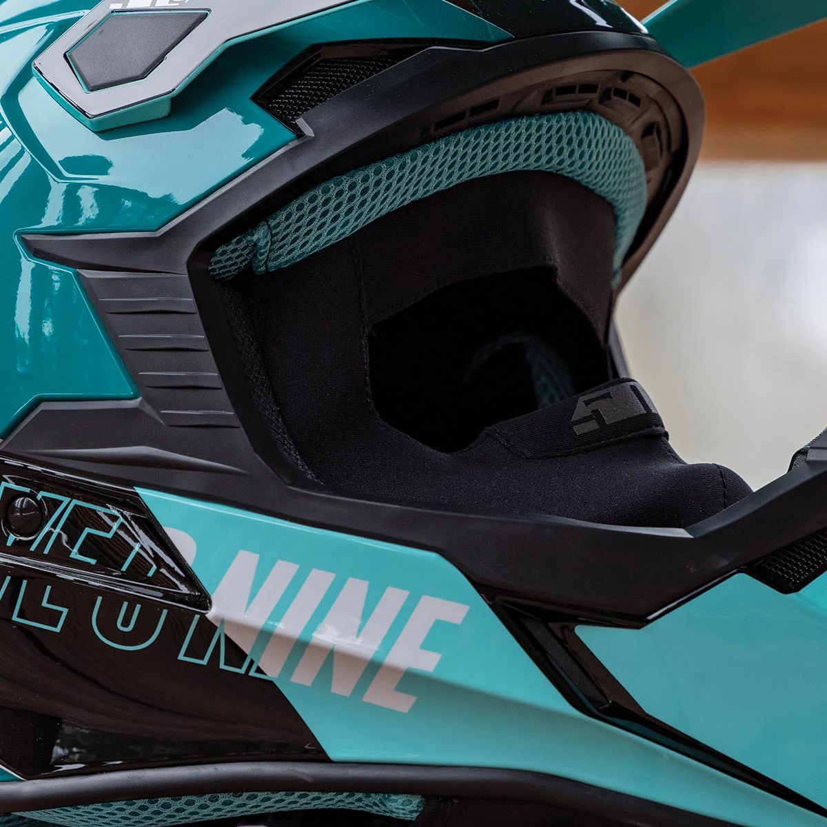 Tactical 2.0 Helmet with Fidlock - Image 15