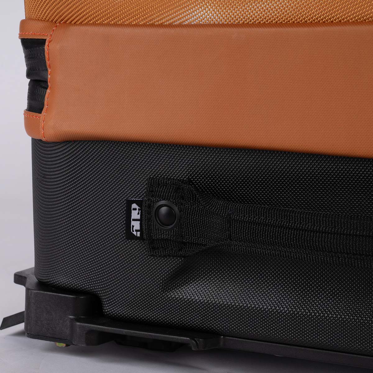 Trail Tunnel Bag - Image 12