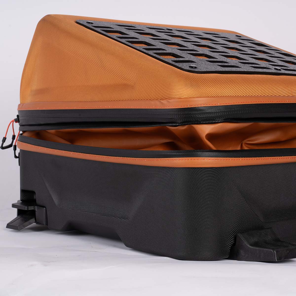 Trail Tunnel Bag - Image 8