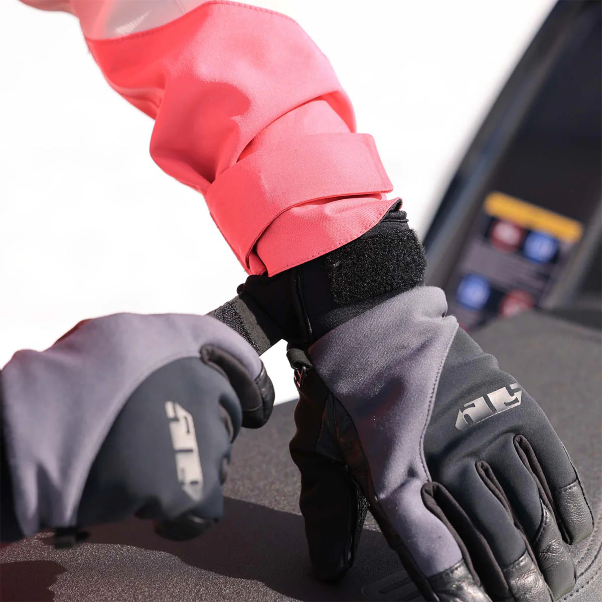 Women's Freeride Gloves - Image 10