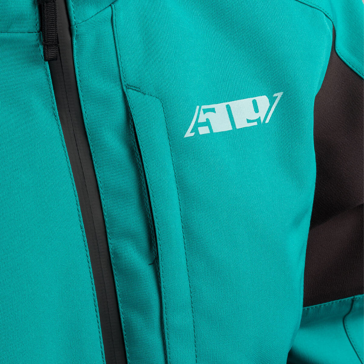 Women's Range Insulated Jacket - Image 20